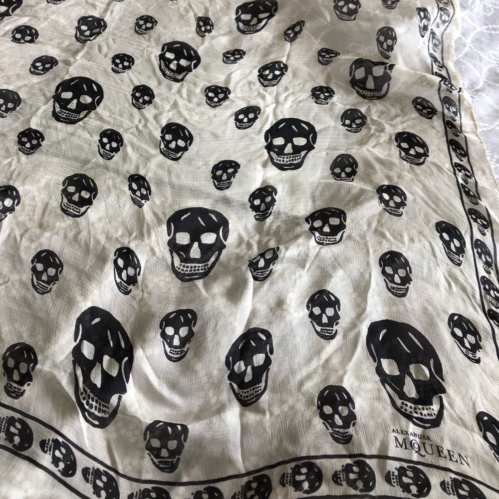 Alexander McQueen silk cream and black scarf